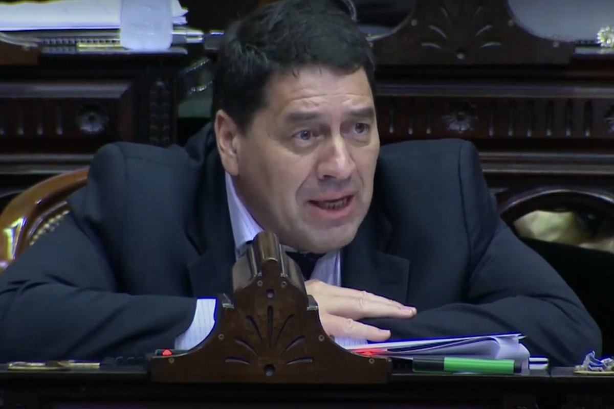 Víctor Romero – Parlamentario