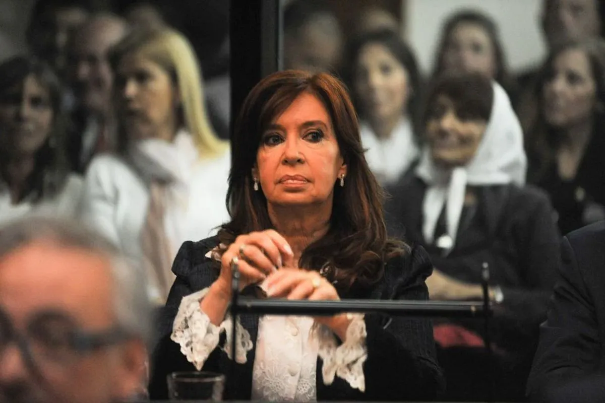 Cristina Kirchner fue condenada a 6 años e inhabilitación perpetua por  corrupción – Parlamentario