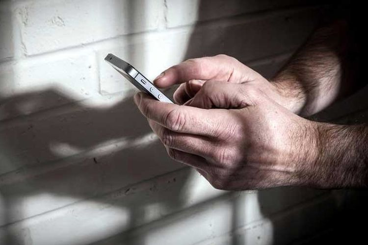 Buscan que los presos no puedan usar celulares y se instalen inhibidores de  señal en los penales – Parlamentario